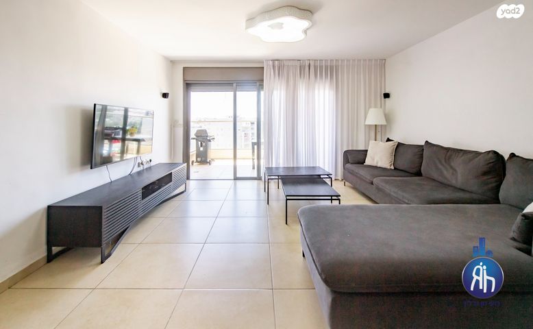 דירה, תרזה קוגלמן, נווה גן, פתח תקווה