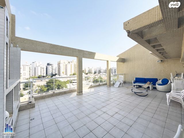 גג/ פנטהאוז, מנחם בגין 34, קרית רבין, חולון