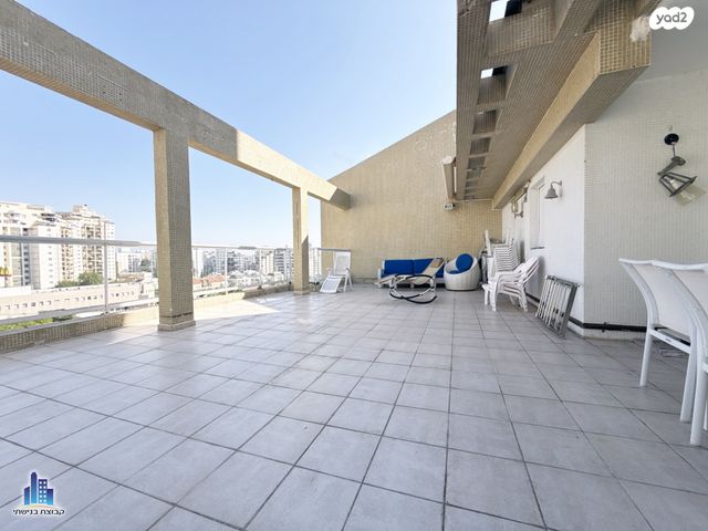 גג/ פנטהאוז, מנחם בגין 34, קרית רבין, חולון