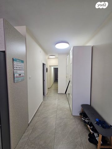 דירה, רח' הנשיא צפון, חדרה