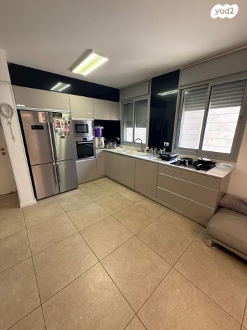 דירה, יעקב פיכמן, ח-501, חולון