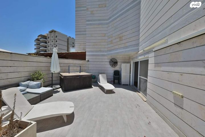 גג/ פנטהאוז, יקינטון, קרית ביאליק