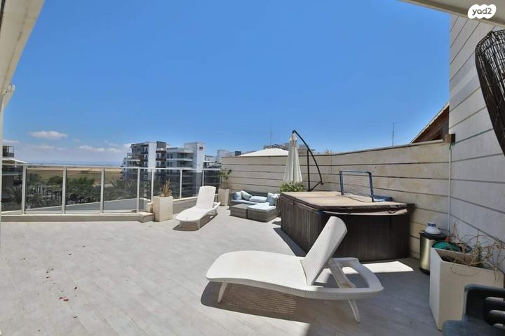 גג/ פנטהאוז, יקינטון, קרית ביאליק