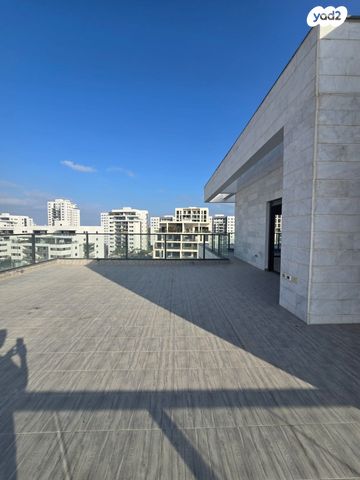 גג/ פנטהאוז, אור עקיבא