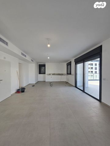 גג/ פנטהאוז, אור עקיבא