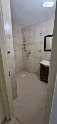 דירה, הגליל, המיסדים, כרמיאל