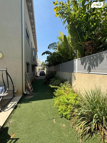 בית פרטי/ קוטג', אברהם קופלמן, נווה עוז, פתח תקווה