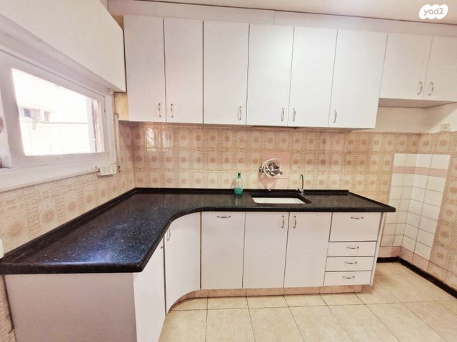 מעפילי אגוז 61