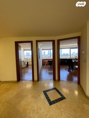 משרדים, בורסה, רמת גן