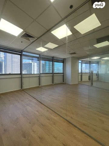 משרדים, בורסה, רמת גן