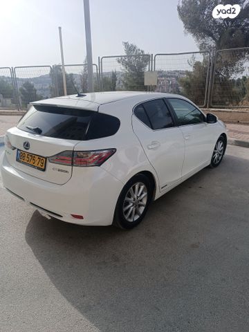 מודעת רכב לקסוס CT