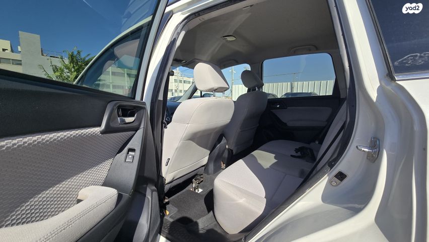 סובארו פורסטר