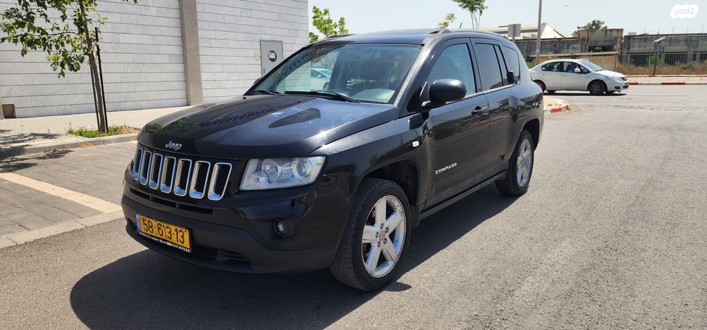 מודעת רכב ג'יפ קומפאס