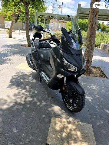 מודעת רכב סאן יאנג ג'וי מקס ספורט 300