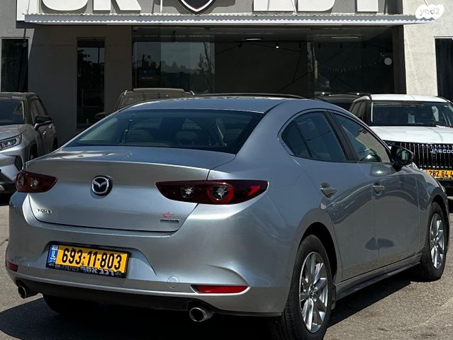 מאזדה 3