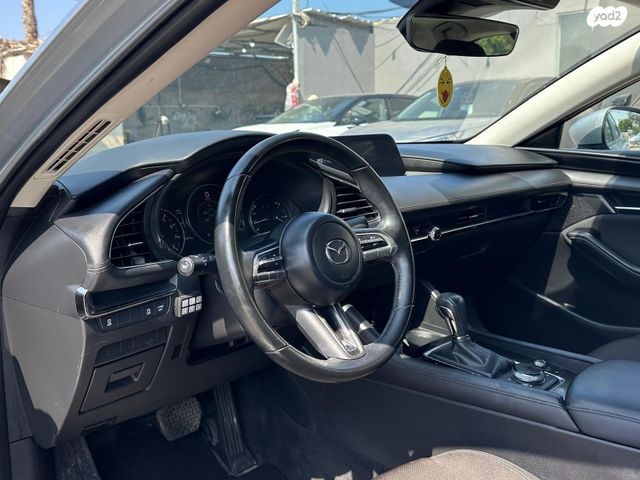 מאזדה 3