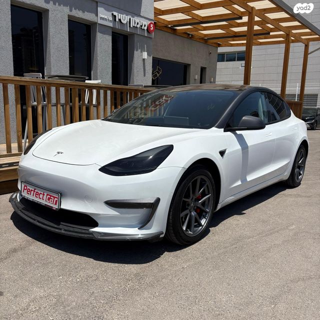 מודעת רכב טסלה מודל 3