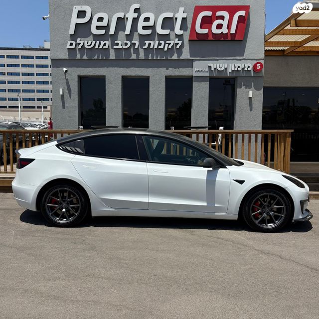 טסלה מודל 3