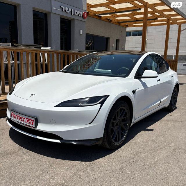 מודעת רכב טסלה מודל 3