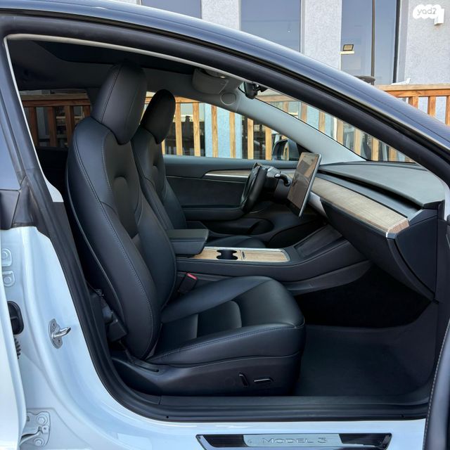 טסלה מודל 3
