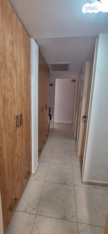 דירה, שדרות העצמאות 42, לב העיר, בת ים