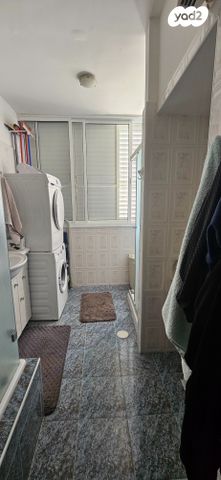 דירה, שדרות העצמאות 42, לב העיר, בת ים