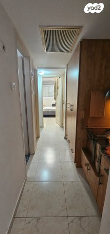 דירה, שדרות העצמאות 42, לב העיר, בת ים