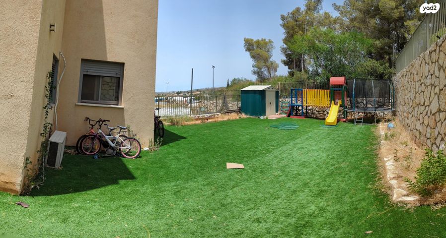 סמטת השלישים 1