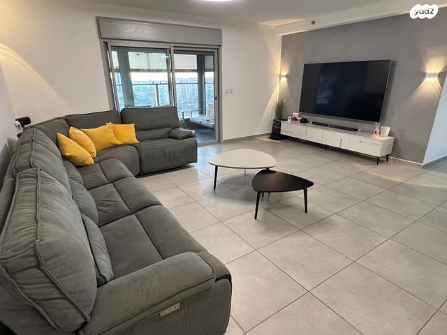 דירה, עפרה חזה 8, משכנות האומנים, קרית מוצקין