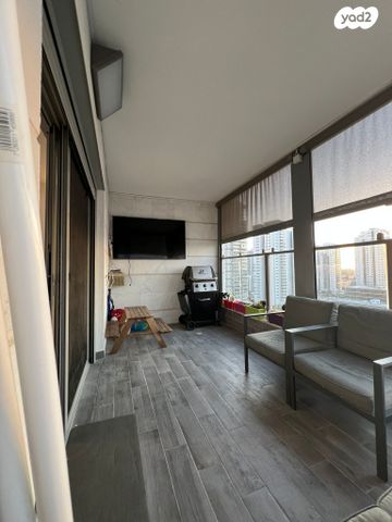 דירה, עפרה חזה 8, משכנות האומנים, קרית מוצקין