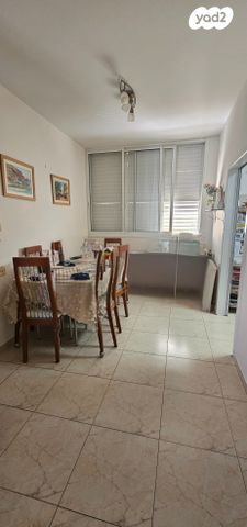 דירה, שדרות העצמאות 42, לב העיר, בת ים