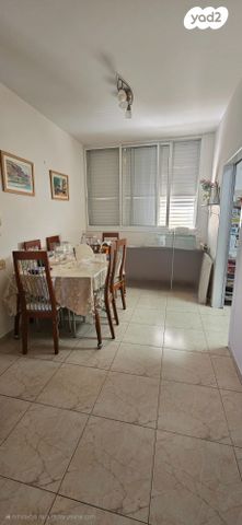 דירה, שדרות העצמאות 42, לב העיר, בת ים