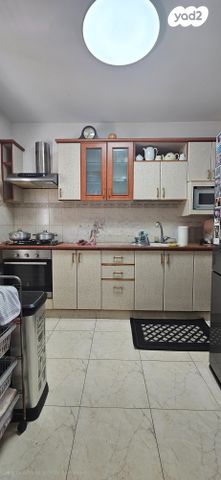 דירה, שדרות העצמאות 42, לב העיר, בת ים