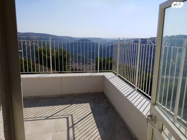 ההתנחלות 12