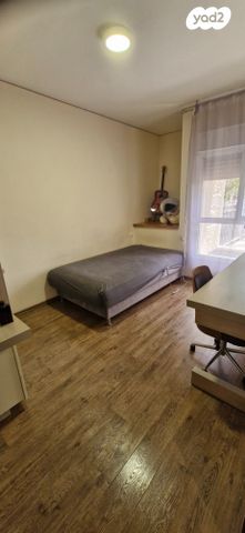 דו משפחתי, שני, אבני חן, מודיעין מכבים רעות