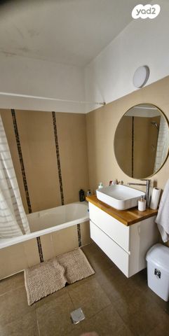 דו משפחתי, שני, אבני חן, מודיעין מכבים רעות