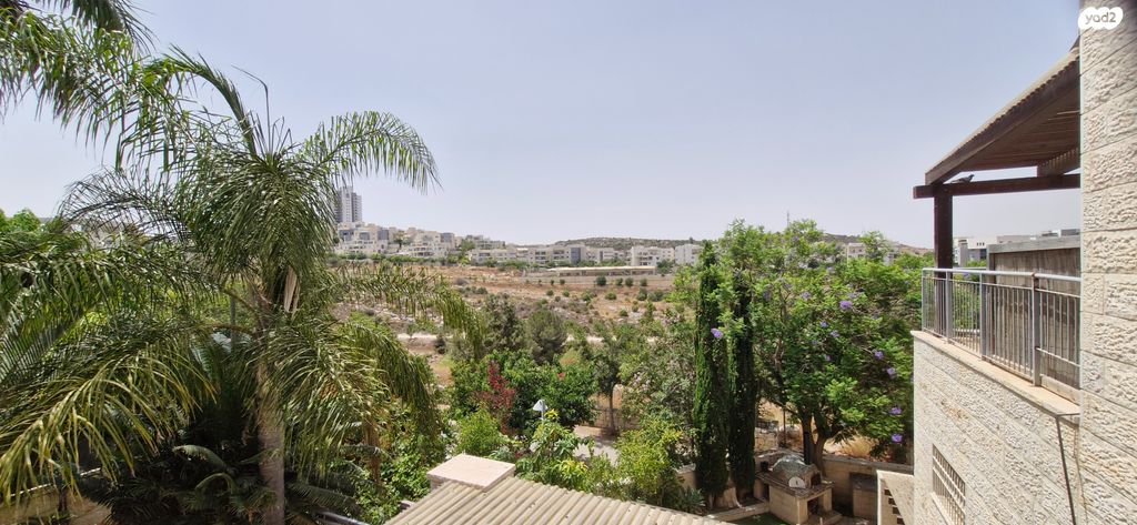 דו משפחתי, שני, אבני חן, מודיעין מכבים רעות