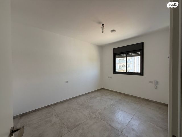 דירה, מעו"ף, חריש