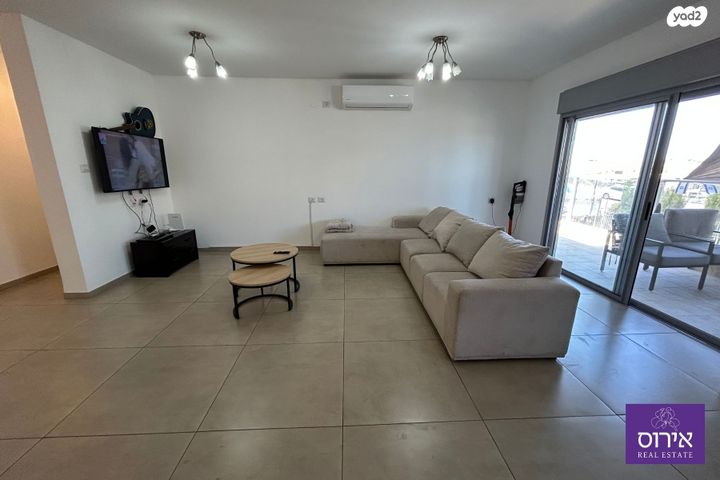 דירת גן, מצדה, אורנים, מעלות תרשיחא