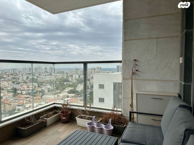 דירה, נאות כרמל, טירת כרמל