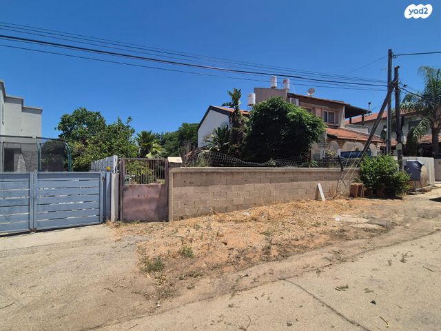 מגרשים, החרובים, בית אליעזר, חדרה