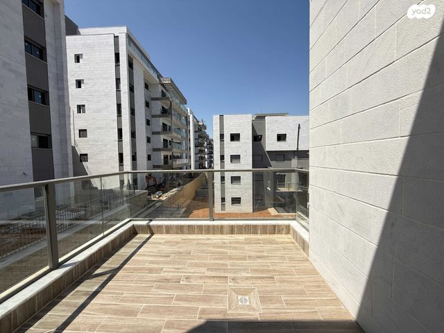 דירה, מעו"ף, חריש