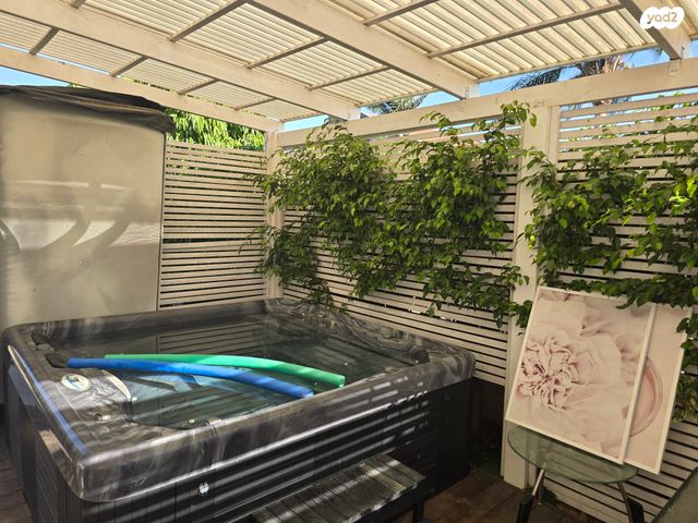 בית פרטי/ קוטג', בת הדר