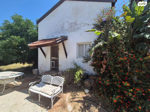 מגרשים, החרובים, בית אליעזר, חדרה