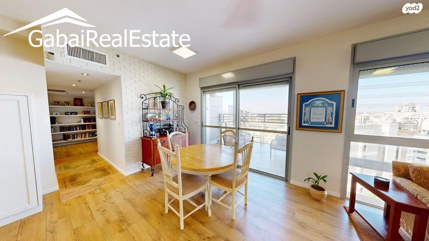 דירה, שביל הזהב, 2008, רעננה