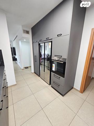 דירה, שמעון פרס 9, המחנה הצבאי, קרית מלאכי