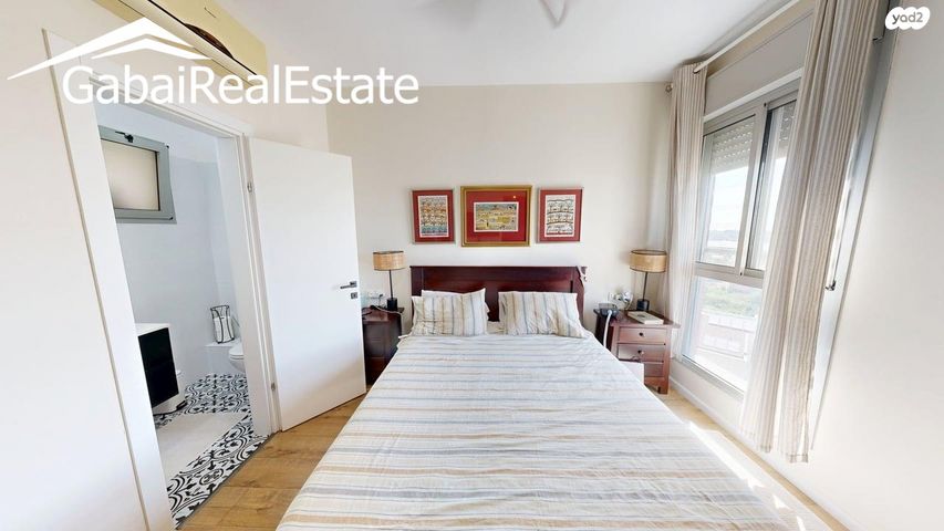 דירה, שביל הזהב, 2008, רעננה