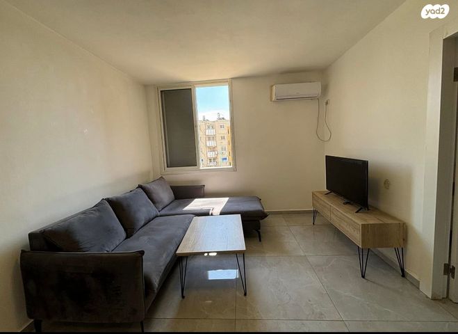בכור שטרית 
