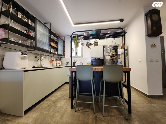 דירה, שושנים, אלקנה