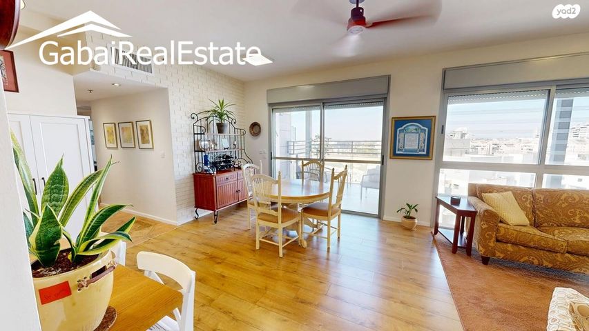 דירה, שביל הזהב, 2008, רעננה